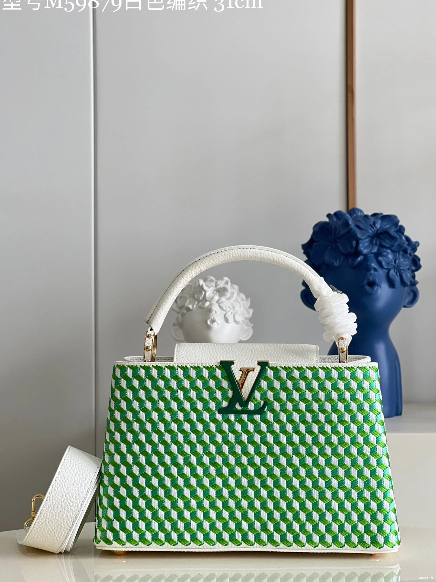 VUITTON LOUIS CAPUCINES MM 0717